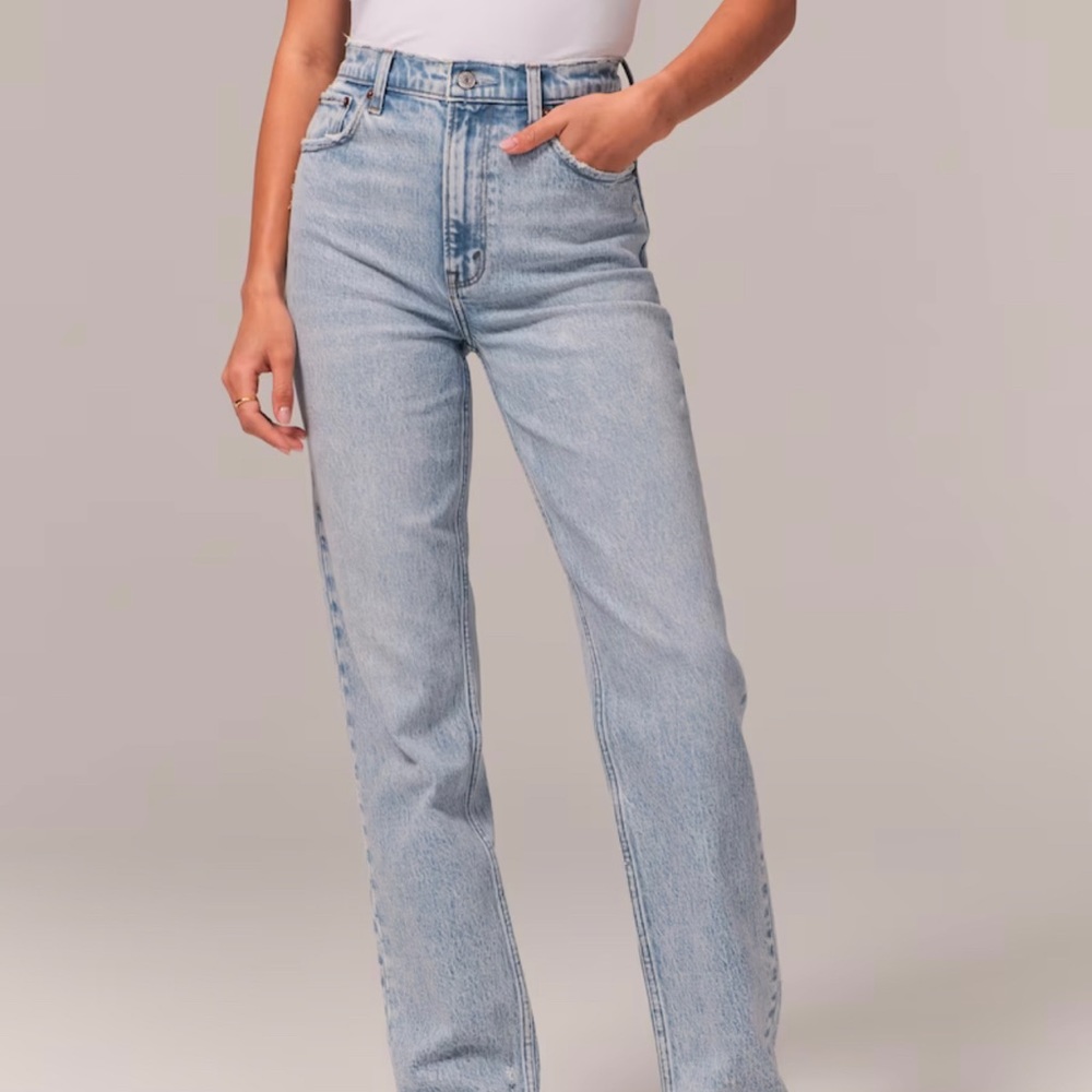 Abercrombie & Fitch Curve Love 90s Ultra High Rise Straight Jeans